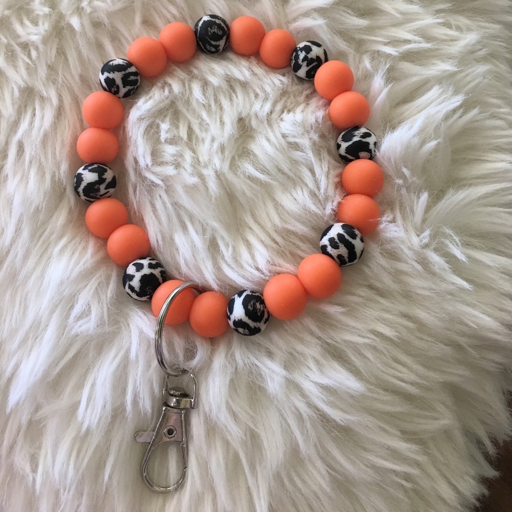 Silicone wristlet